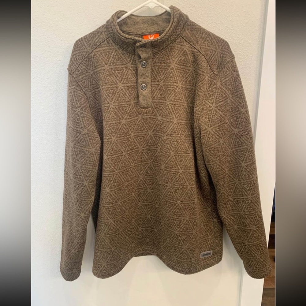 Mens medium Merrell half button/snap